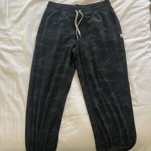 Vuori women’s camp joggers! Size Small